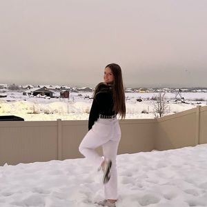 Meet your Posher, Katelyn